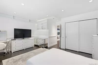 26 Layton Avenue #8, Southampton, NY 11968 - Photo 9