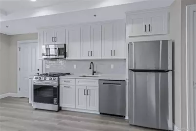 110 School Street #2, Glen Cove, NY 11542 - Photo 7