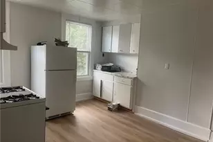 8 Mansion St, Poughkeepsie, NY 12601 - Photo 3