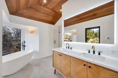 10 Lenape Road, Southampton, NY 11968 - Photo 23