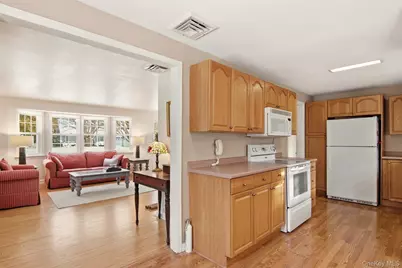 10 Catalpa Lane, Stony Brook, NY 11790 - Photo 13