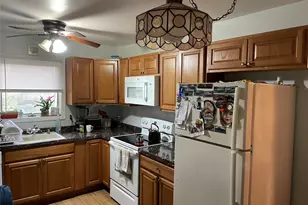 484Unitb Moriches Middle Rd, Manorville, NY 11949 - Photo 3