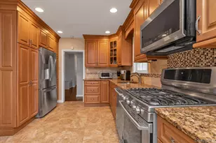 41 Marion St, Lynbrook, NY 11563 - Photo 7