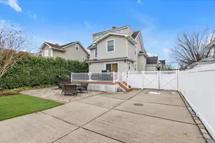 41 Marion St, Lynbrook, NY 11563 - Photo 19