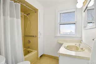 323 Wagner Ave, Mamaroneck, NY 10543 - Photo 15