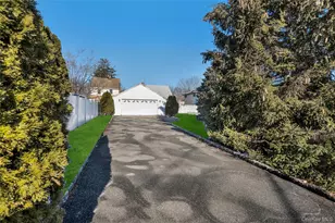 212 Newbridge Rd, Hicksville, NY 11801 - Photo 15