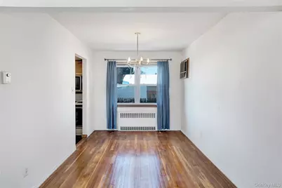 212 Newbridge Road, Hicksville, NY 11801 - Photo 5