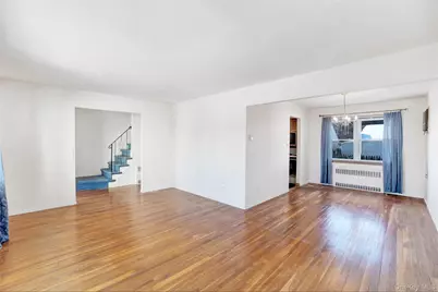 212 Newbridge Road, Hicksville, NY 11801 - Photo 7