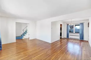 212 Newbridge Rd, Hicksville, NY 11801 - Photo 7