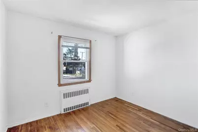 212 Newbridge Road, Hicksville, NY 11801 - Photo 9