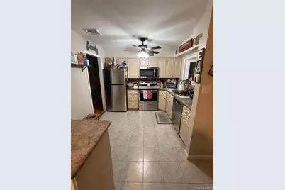 692 Woodside Drive, Wantagh, NY 11793 - Photo 3