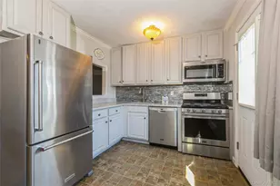 92 Cardinal Ln, Islip, NY 11751 - Photo 5