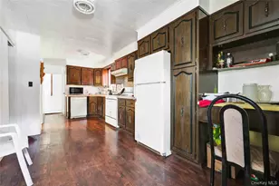 85-86 263 St, Floral Park, NY 11001 - Photo 9