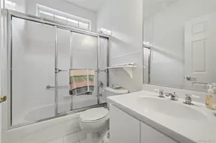 10 Sagaponack Ct, Ridge, NY 11961 - Photo 15