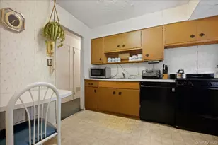 25 Lois Ln, Farmingdale, NY 11735 - Photo 11