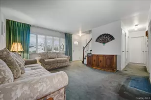 25 Lois Ln, Farmingdale, NY 11735 - Photo 5