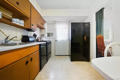 25 Lois Lane, Farmingdale, NY 11735 - Photo 9