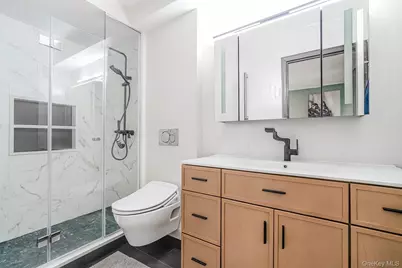 40 Wellington Ct 2A, Staten Island, Ny 10314, New York, NY 10314 - Photo 15