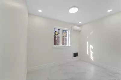 146-18 Laburnum Avenue, Flushing, NY 11355 - Photo 25