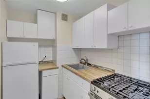 54-44 Little Neck Parkway Pkwy, Little Neck, NY 11362 - Photo 17