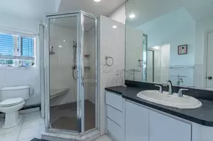 977 Woodcliff Dr, Franklin Square, NY 11010 - Photo 17