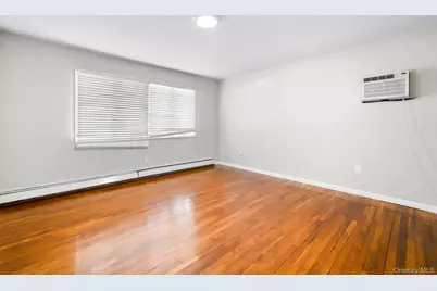 977 Woodcliff Drive, Franklin Square, NY 11010 - Photo 9