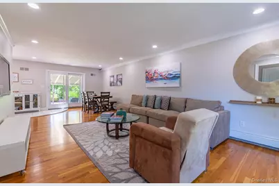 977 Woodcliff Drive, Franklin Square, NY 11010 - Photo 19