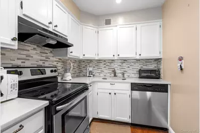 166-31 9th Ave #8A, Whitestone, NY 11357 - Photo 5