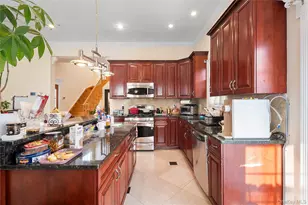 66-19 Commonwealth Blvd, Little Neck, NY 11362 - Photo 7