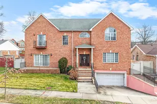 66-19 Commonwealth Blvd, Little Neck, NY 11362 - Photo 1