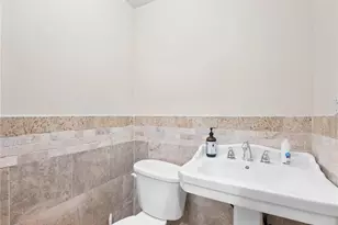 66-19 Commonwealth Blvd, Little Neck, NY 11362 - Photo 19