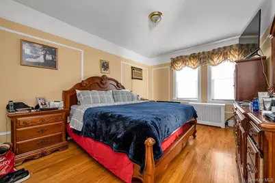 2445 Yates Avenue, Bronx, NY 10469 - Photo 9