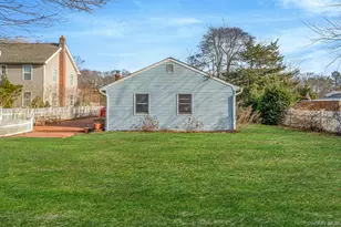 39 Kay Rd, Calverton, NY 11933 - Photo 15