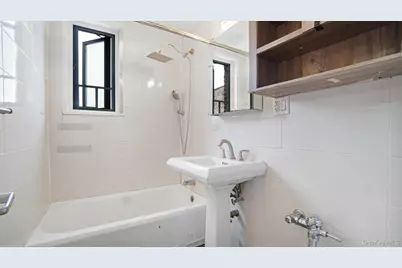 2220 E Tremont Avenue #7F, Bronx, NY 10462 - Photo 7