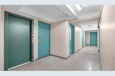 2220 E Tremont Avenue #7F, Bronx, NY 10462 - Photo 9