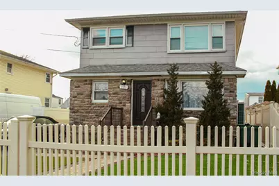 121 Nassau Boulevard, West Hempstead, NY 11552 - Photo 1