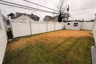 12 Elves Ln, Levittown, NY 11756 - Photo 33