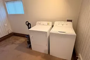 12 Elves Ln, Levittown, NY 11756 - Photo 17