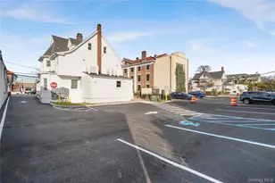 584 Main St, Islip, NY 11751 - Photo 15