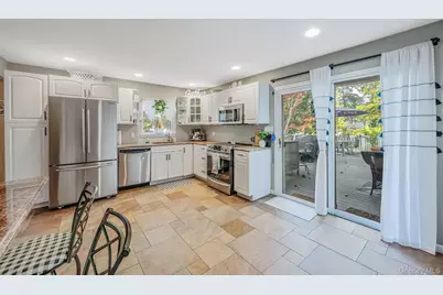 106 Springdale Drive, Ronkonkoma, NY 11779 - Photo 7