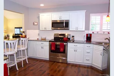 38 Huntingdale Way, Middle Island, NY 11953 - Photo 5