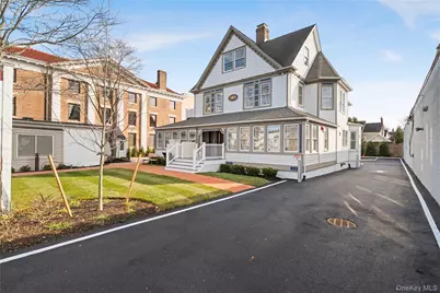 584 Main Street #1, Islip, NY 11751 - Photo 3