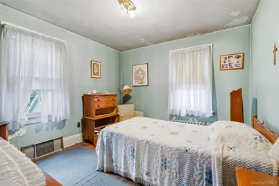 114 Buckingham Place, Lynbrook, NY 11563 - Photo 17