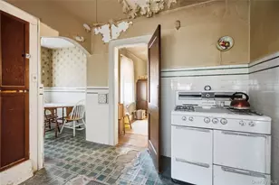 114 Buckingham Pl, Lynbrook, NY 11563 - Photo 13