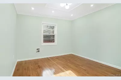 21 Linden Boulevard, Hicksville, NY 11801 - Photo 5