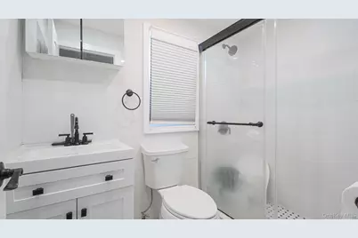 21 Linden Boulevard, Hicksville, NY 11801 - Photo 19