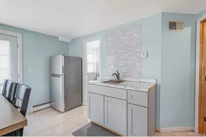 111 S Plaisted Avenue, Hauppauge, NY 11788 - Photo 33