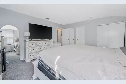 111 S Plaisted Avenue, Hauppauge, NY 11788 - Photo 23