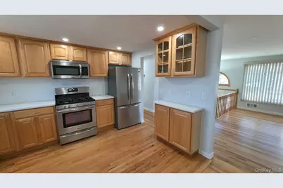 4 Willow Street, Selden, NY 11784 - Photo 5