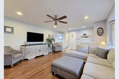 94 Clarendon Road, Ronkonkoma, NY 11779 - Photo 3